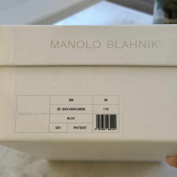 NWT Manolo Blahnik Iconic Black Patent Leather Heels - Picture 5 of 5